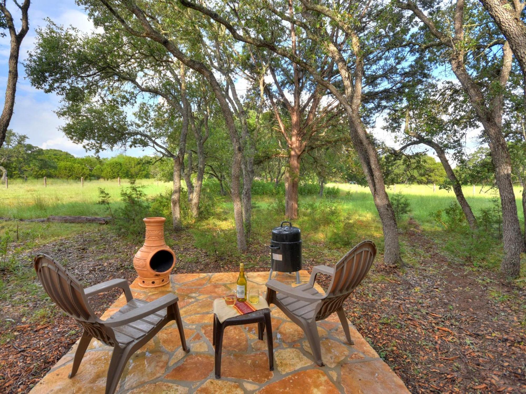 Cabins At Flite Acres - Mockingbird Cabin ウィンバリー エクステリア 写真